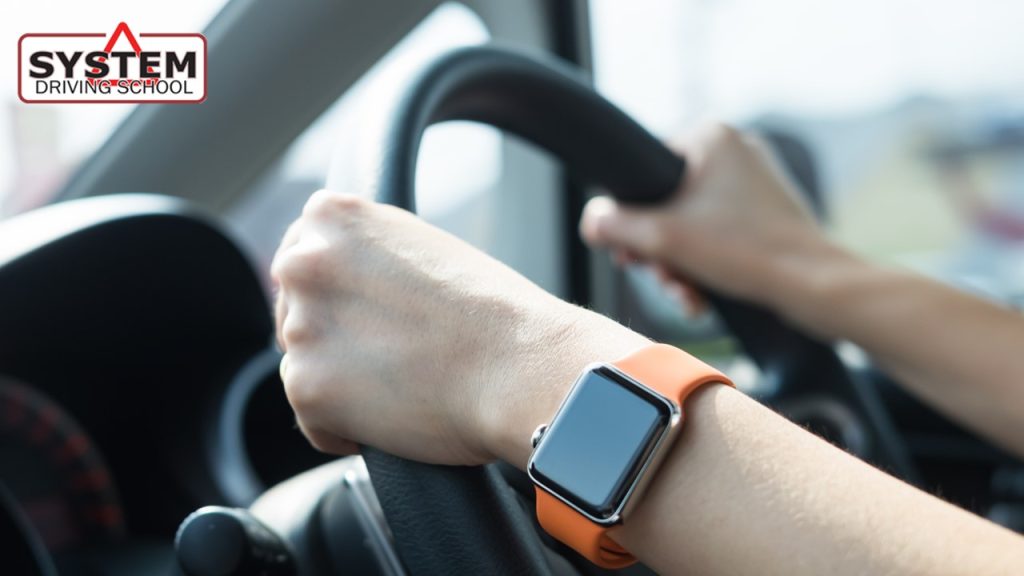 Can Smartwatches be used behind the wheel - System Driving School Can Smartwatches be used behind the wheel